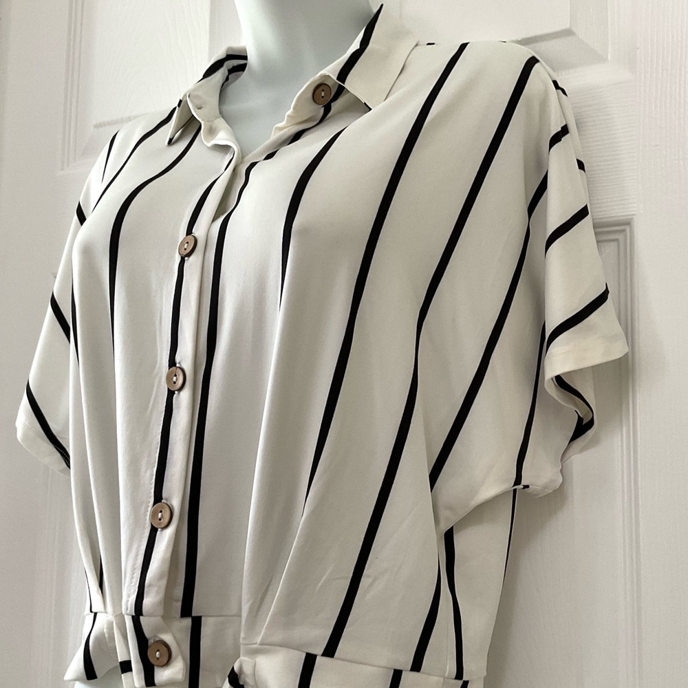 White Striped Cropped Top - Picture 2 of 9